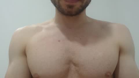 Snapshot of preettyboyx chatting on February 24, 8:47 pm JUAN online show from February 24, 8:47 pm