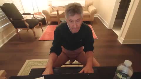 preppydave2525 online show from December 2, 6:17 pm