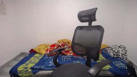 Plux online show from September 10, 10:33 pm