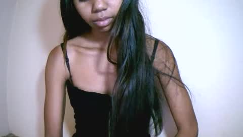 prettiethalia online show from February 27, 12:20 pm