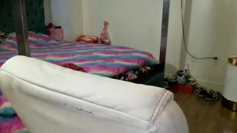 Yasmine pretty online show from January 18, 12:52 am