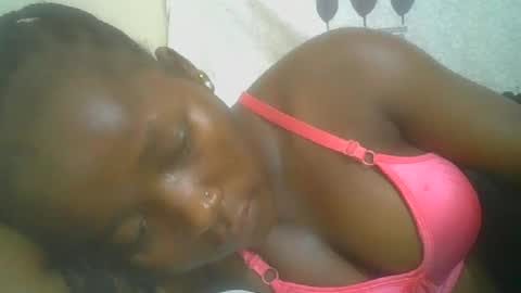 Snapshot of pretty_abella chatting on October 20, 9:47 am abella online show from October 20, 9:47 am