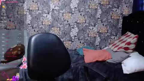 pretty_cristal22 online show from May 19, 12:12 pm