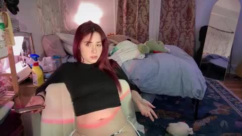 Snapshot of pretty_in_p1nk chatting on February 18, 1:21 am Sophie  online show from February 18, 1:21 am