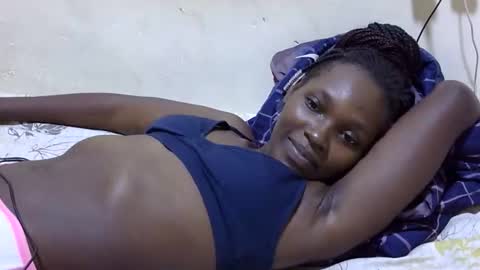 pretty_leila1 online show from May 12, 4:05 pm