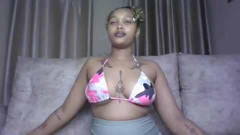 Tracy online show from November 23, 8:07 pm