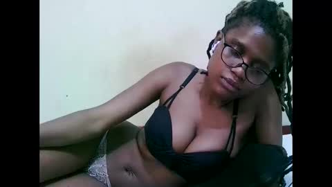 Snapshot of pretty_mellan chatting on March 11, 7:46 am pretty_mellan online show from March 11, 7:46 am