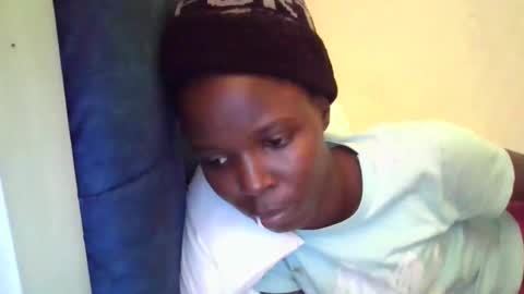 pretty_petite_ebony online show from April 2, 3:08 pm