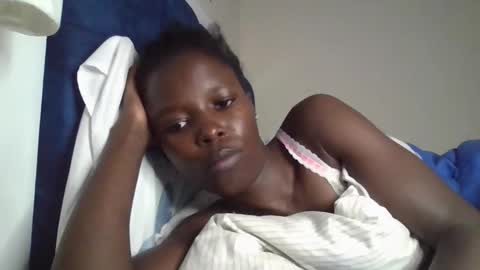 pretty_petite_ebony online show from December 14, 11:00 pm