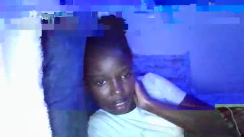 pretty_petite_ebony online show from May 5, 7:19 pm