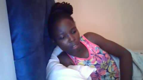 pretty_petite_ebony online show from May 2, 6:19 am