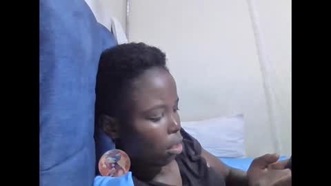 pretty_petite_ebony online show from April 4, 7:54 pm