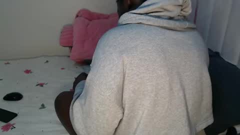 Essy online show from December 15, 1:34 am