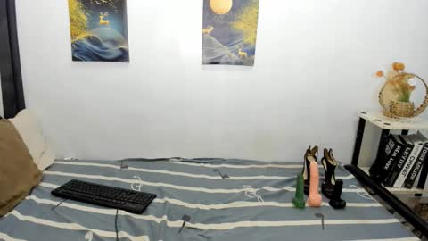 prettyakhira online show from October 26, 1:45 pm