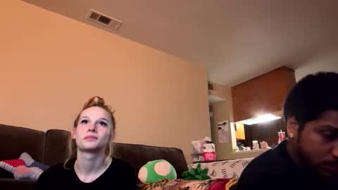 prettyypinkk3 online show from May 3, 7:47 am