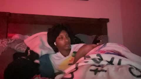 prettyfacefemale online show from April 11, 7:02 am