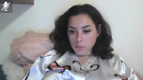 prettyjulliette online show from November 6, 6:33 pm