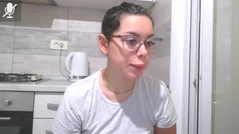 prettyjulliette online show from November 23, 2:26 pm