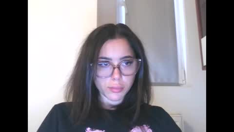 prettyjulliette online show from October 16, 12:27 pm