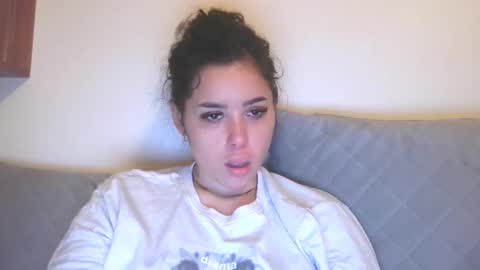 prettyjulliette online show from December 16, 4:35 pm