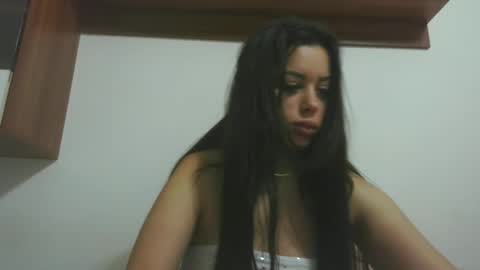 prettyjulliette online show from April 6, 3:13 pm