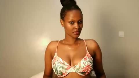 prettykeilaa online show from March 22, 10:41 am