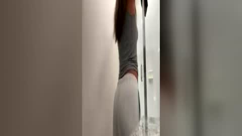 prettylatinamomma01 online show from July 6, 3:58 pm