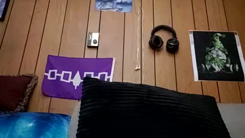 prettysolidd7 online show from February 27, 10:33 am