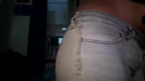 prettyyalisha online show from April 16, 12:00 am