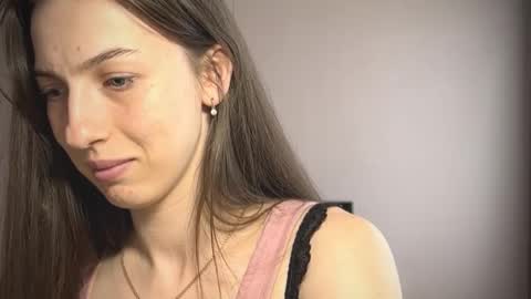 Snapshot of prettyyy_angel chatting on October 2, 1:54 pm prettyyy_angel online show from October 2, 1:54 pm