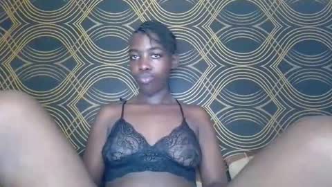 prettyzuzu online show from November 9, 6:28 am