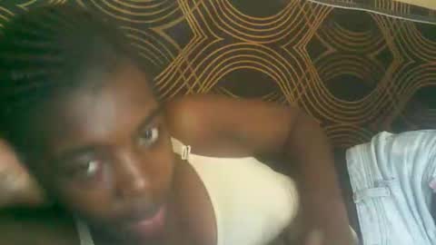 prettyzuzu online show from October 27, 8:36 am