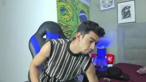 prince_arthur77 online show from October 16, 2:17 pm