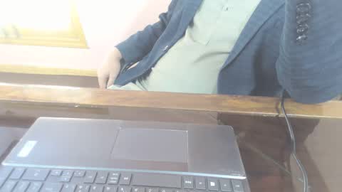 lover online show from October 8, 8:42 am