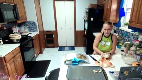 Snapshot of princess_rose_spades chatting on October 31, 2:39 pm Princess Rose online show from October 31, 2:39 pm