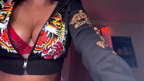 princessbellawella online show from January 16, 7:06 am