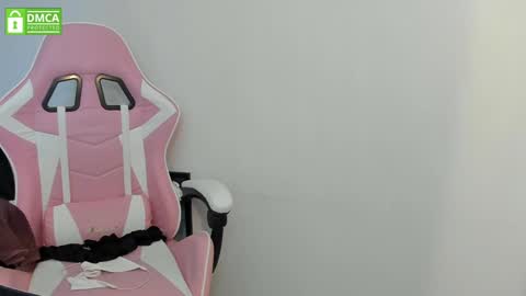 Snapshot of princesse_katey chatting on January 4, 2:04 pm miss me check out my YT   online show from January 4, 2:04 pm