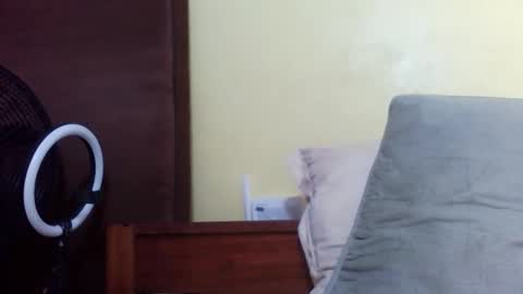 phelly online show from April 22, 10:22 am