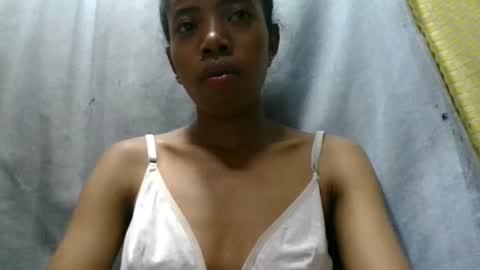 prisca880319 online show from May 6, 4:29 am