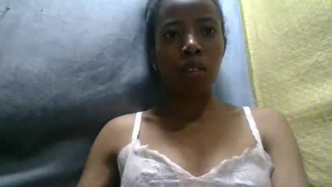 prisca880319 online show from April 28, 9:35 am