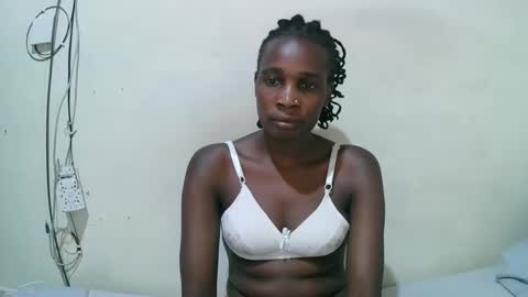 pritty_amber online show from May 13, 11:14 pm