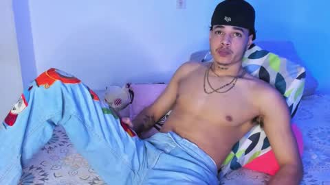 puca_and_garu online show from April 24, 2:35 am