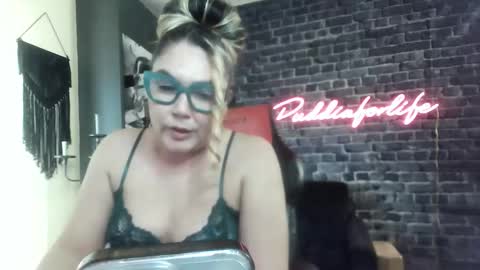 Krystle online show from March 17, 1:27 pm