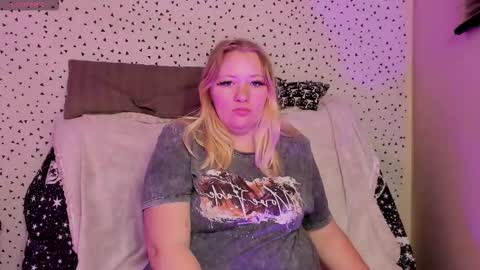 puffybun online show from February 18, 10:53 pm