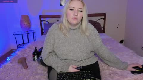 puffybun online show from February 4, 11:59 pm