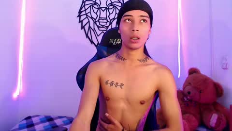 Cris online show from February 24, 5:53 pm