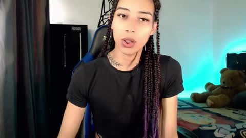 Cris online show from November 15, 4:30 pm