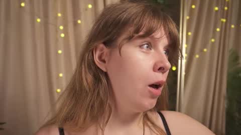 constant schedule Wednesday  Friday  Saturday  Sunday  The Rosemarie online show from October 25, 6:02 am