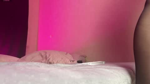 puredesire_ online show from February 12, 7:17 pm