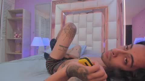Experienced guys  online show from May 7, 8:37 pm